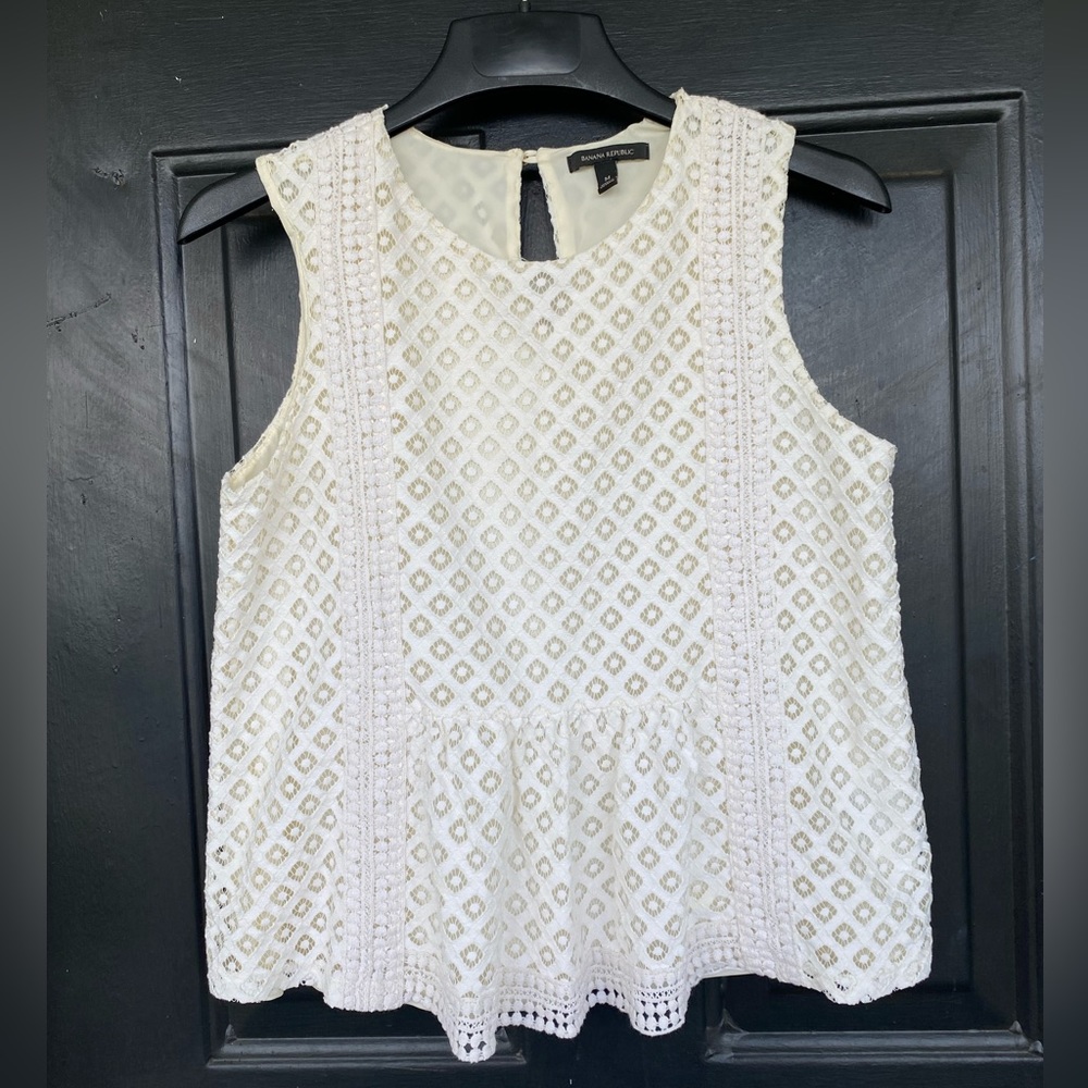 Banana Republic Eyelet sleeveless Blouse